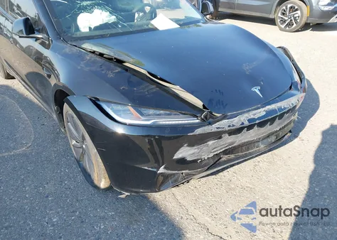 2024 Tesla Model 3 Long Range Dual Motor All-Wheel Drive z USA, uszkodzony, nr VIN 5YJ3E1EB3RF833501